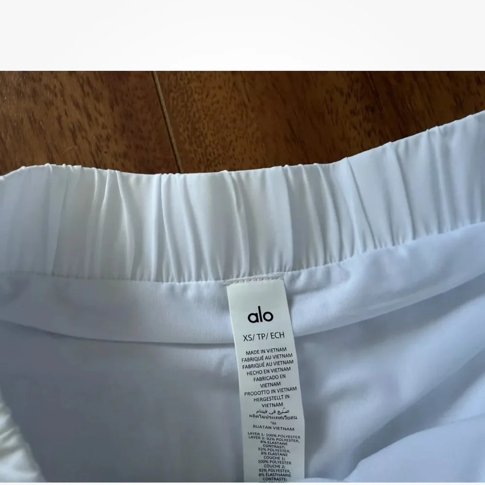 Alo Yoga Micro Plisse Tennis Skirt Built In Shorts White Size XS New Logo NWT